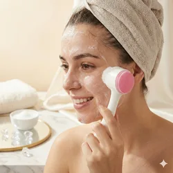  
מברשת ניקוי דו־צדדית לפנים – ניקוי עמוק ועדין במוצר אחד
 
 